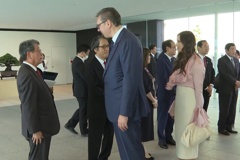 Vučić na EXPO Osaka 2025: Predsednik se upisao u knjigu gostiju (FOTO/VIDEO)