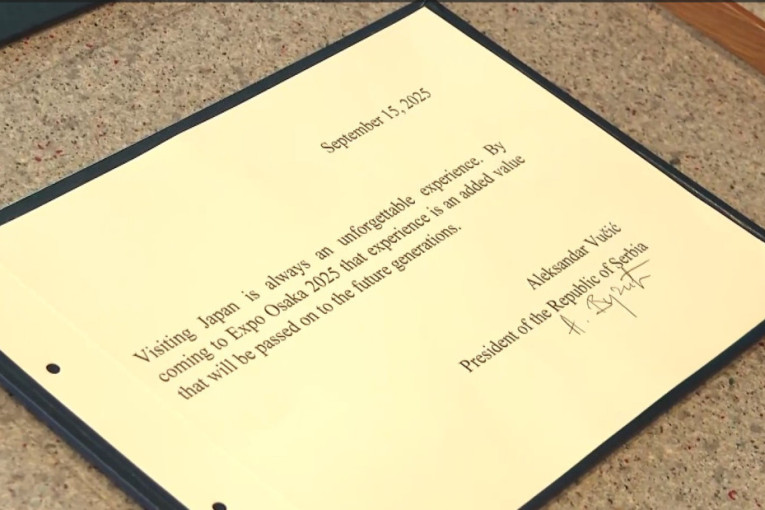 Vučić na EXPO Osaka 2025: Predsednik se upisao u knjigu gostiju (FOTO/VIDEO)