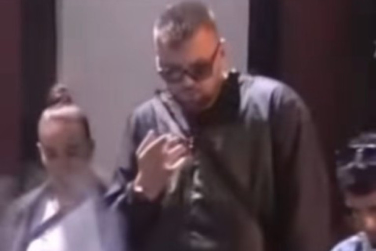 "Hitno joj dajte vodu!" Takmičarka pala kao pokošena, Janjuš se unezverio od šoka (VIDEO)