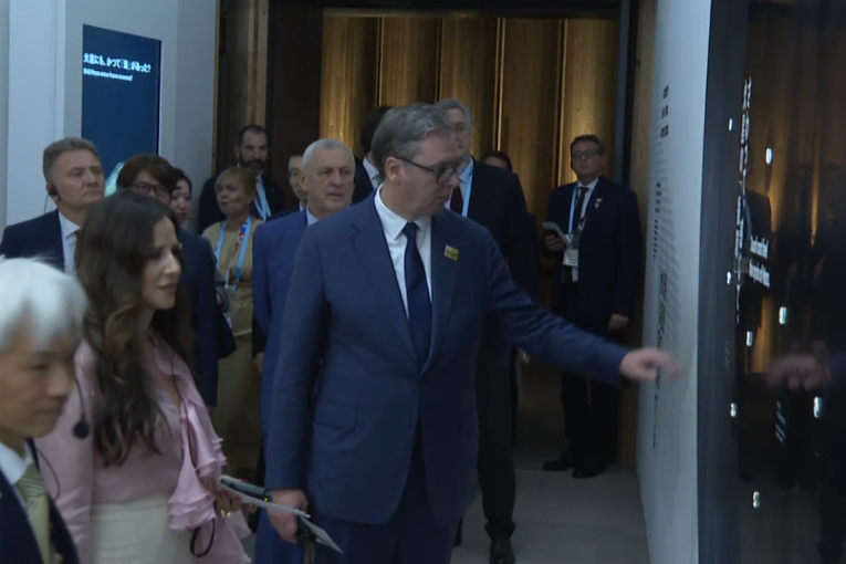 Vučić posetio paviljon Japana na izložbi EXPO u Osaki (FOTO)