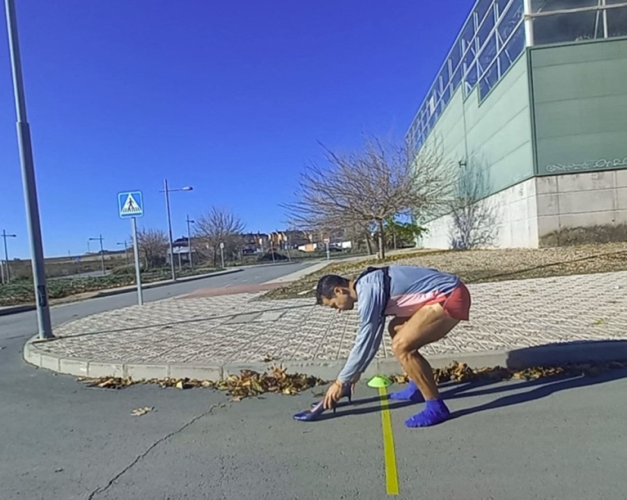 Neverovatan podvig: Španac oborio Ginisov rekord u trčanju na 100 metara unazad u štiklama (VIDEO)