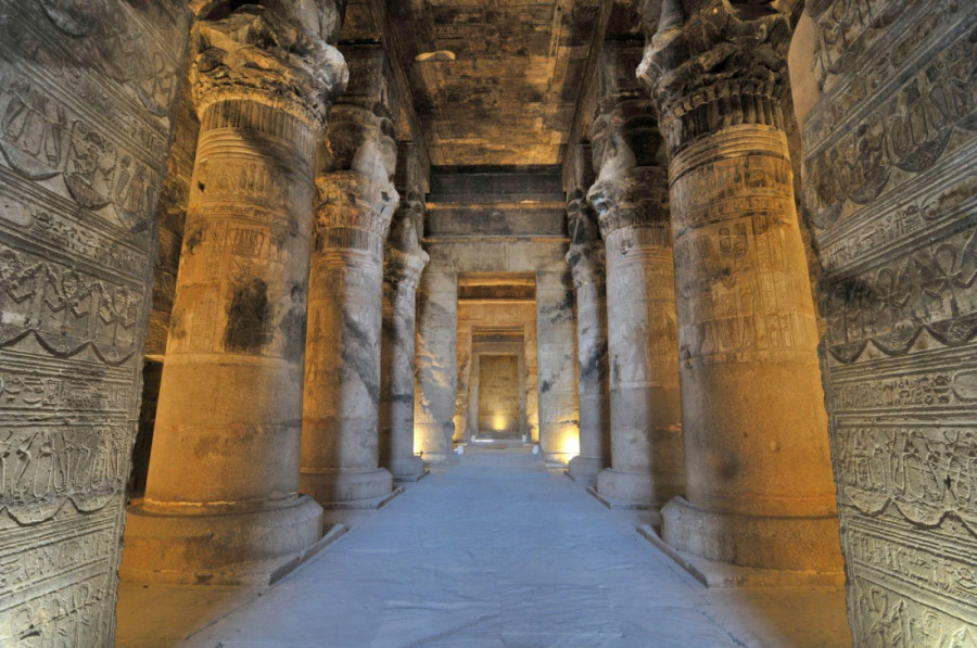 Upoznajte Cici, šarmantnu i svojeglavu čuvarku hrama: Privlači više pažnje od zidina, a svojom pojavom naglašava mistiku (FOTO)