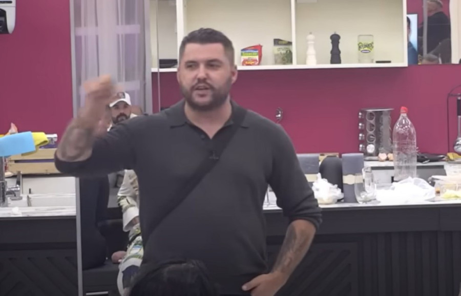 Asmin tvrdi da ga Aneli još voli: Mogu da je imam kad god poželim!