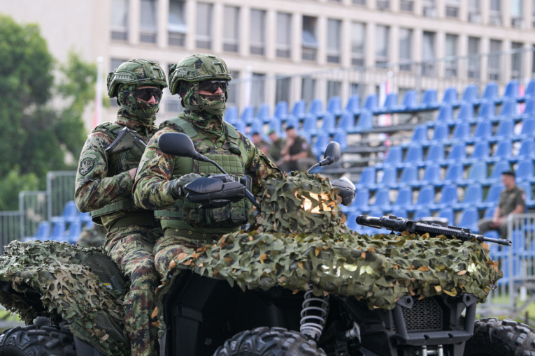 Danas najveća vojna parada u poslednjih 10 godina! Evo svih termina i izmena u radu linija gradskog prevoza