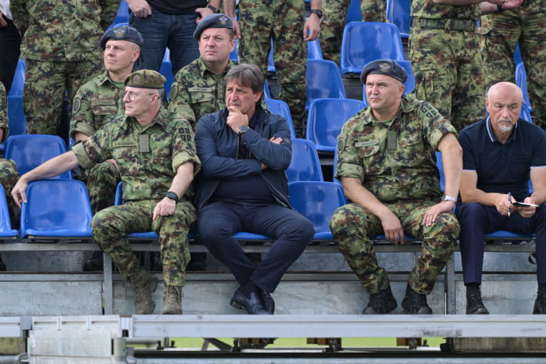 Gašić: Pozivam sutra sve građane na paradu, da pokažemo snagu jedinstva