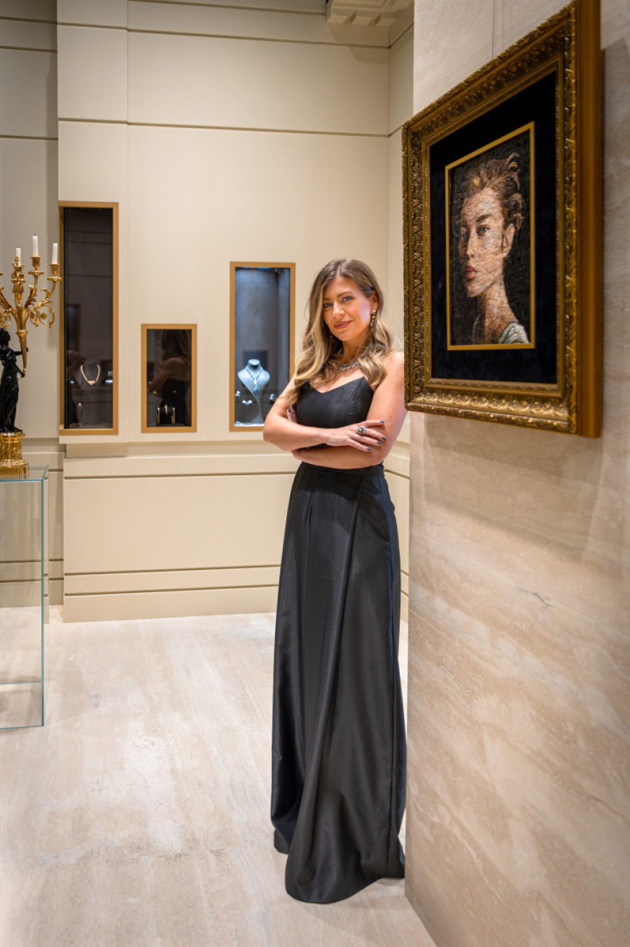 Ona iskopava kamenje na planinama, a onda im u večernjoj haljini daje sjaj dijamanata: Izložba mozaika Anđelke Radojević (FOTO/VIDEO)