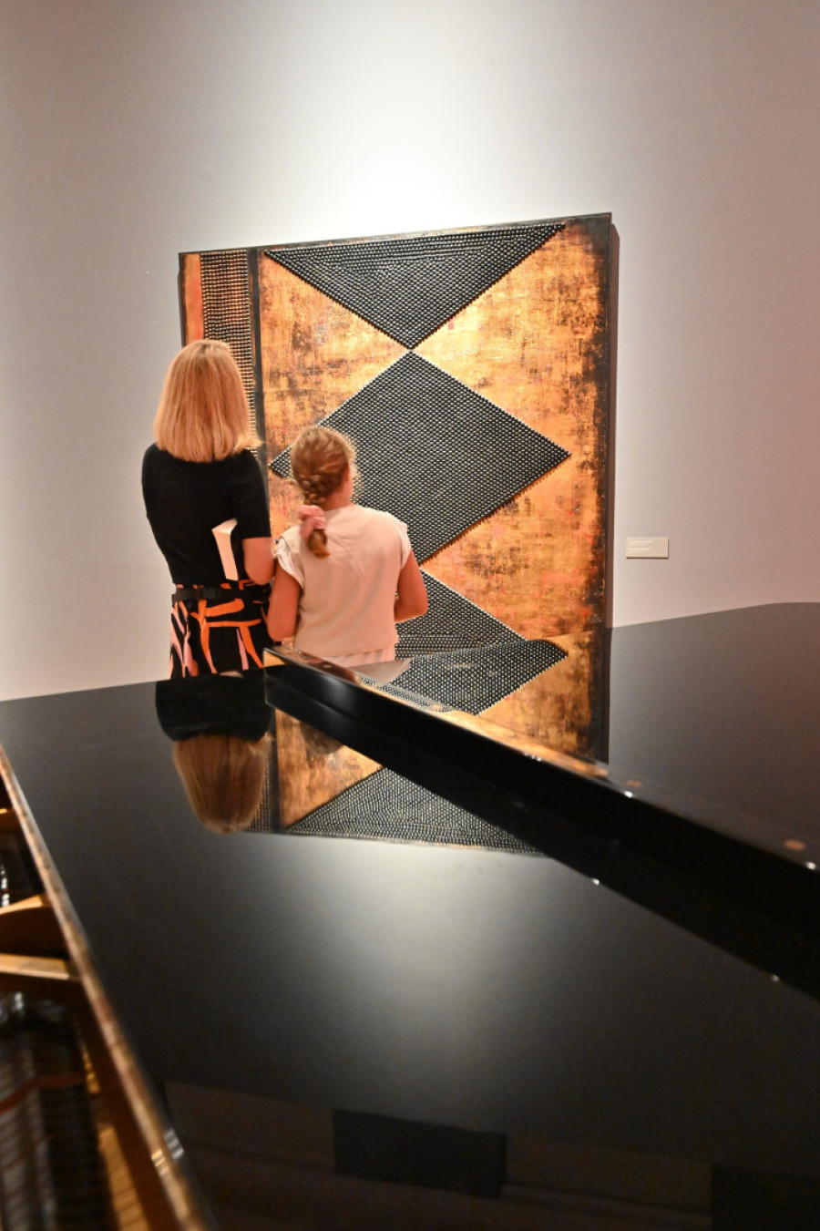 Povodom sto godina od rođenja Lazara Vozarevića u Galeriji Matice srpske otvorena impresivna izložba (FOTO)