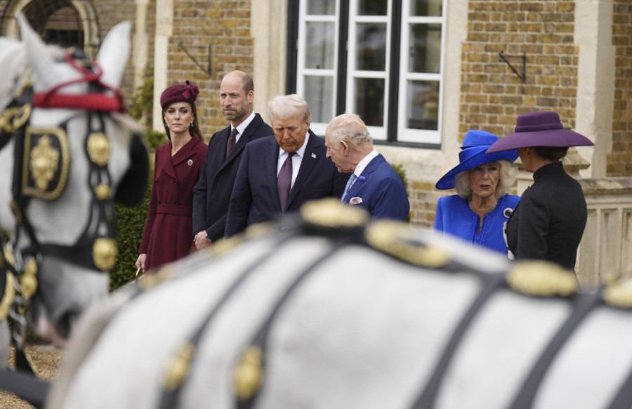 Gest Melanije Tramp izazvao pažnju: Prekršila osnovni kraljevski protkol!