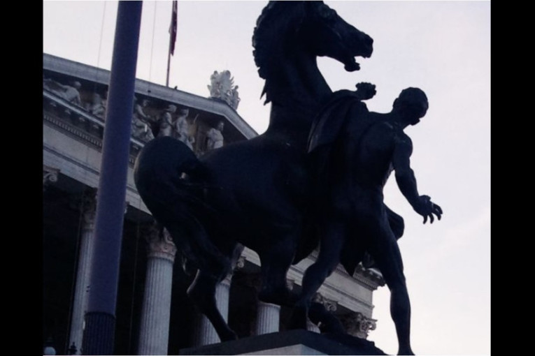 Eksperimenti levo-liberalne vlade gurnuli Austriju u bankrot