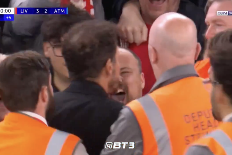 Luda scena na Enfildu! Simeone nasrnuo na navijača, jedva ga obuzdali! (VIDEO)