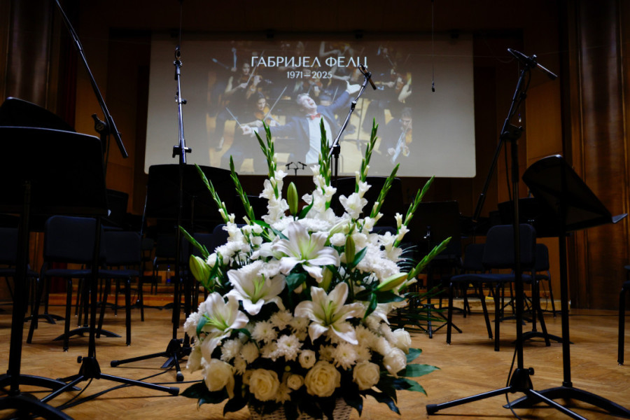 Kroz suze i note Beogradska filharmonija se oprostila od Gabrijela Felca: Veličanstven koncert ispraćen potresnim ovacijama (VIDEO)