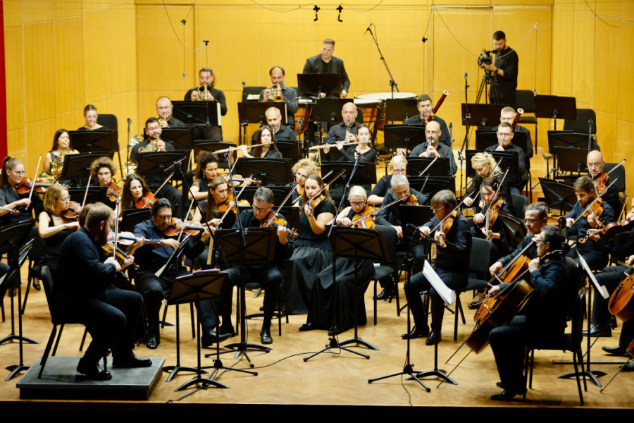 Kroz suze i note Beogradska filharmonija se oprostila od Gabrijela Felca: Veličanstven koncert ispraćen potresnim ovacijama (VIDEO)