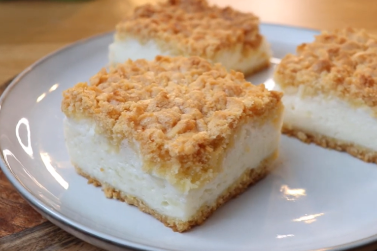 Recept dana: Jogurt pita je mekša od oblaka, a tajna je u jednostavnoj kremi zbog koje je ukus još bolji sutradan