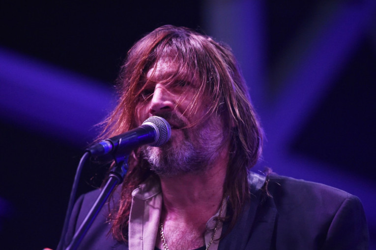 Pevač na bini doživeo nervni slom! Haos u Zagrebu, koncert momentalno prekinut!