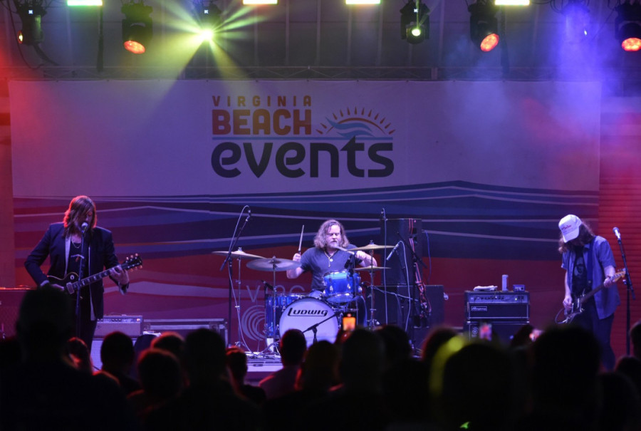 Pevač na bini doživeo nervni slom! Haos u Zagrebu, koncert momentalno prekinut!