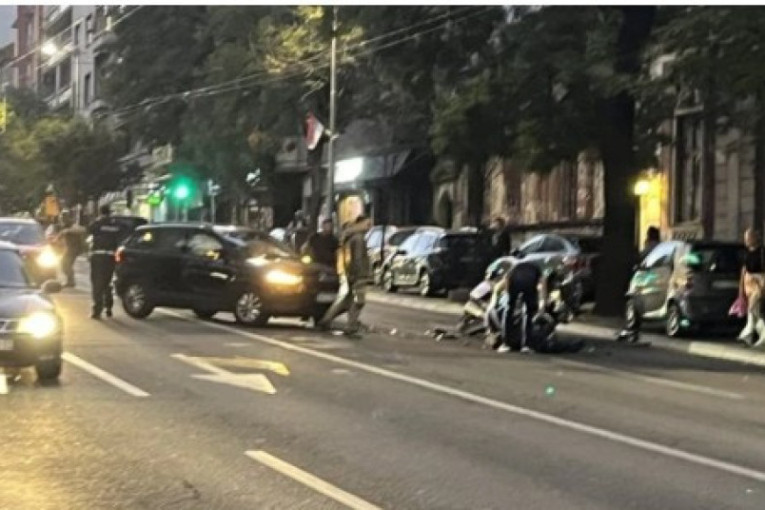 Vozilo N1 udarilo policajca ispred RTS-a: Evo ko je vozio (FOTO/VIDEO)