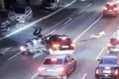 Od siline udara odleteo u vazduh! Novi jezivi snimak kako vozilo N1 udara policajca (VIDEO)
