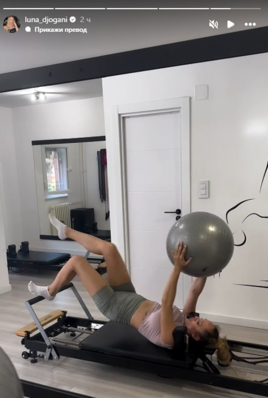 Kratak top i mini šorts! Luna Đogani se preznojava u teretani, njene obline u prvom planu (FOTO)