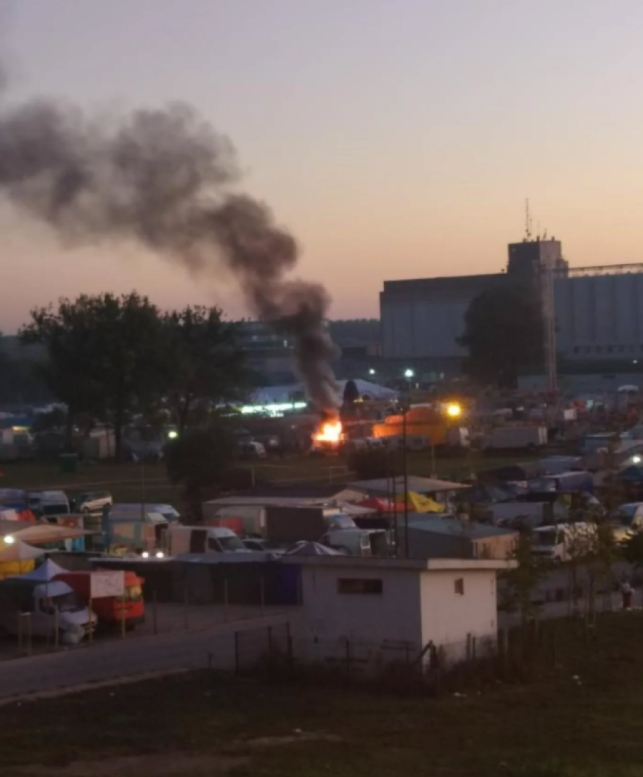 Drama na šabačkom vašaru: Izbio požar, širi se gust dim (FOTO)