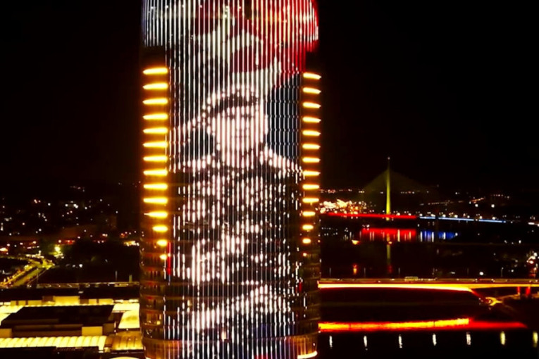 Kula Beograd osvetljena povodom praznika "Snaga jedinstva": Ne propustite vojnu paradu u 11 časova! (FOTO/VIDEO)