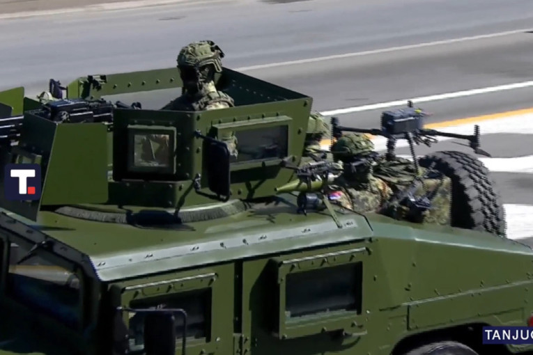 Spektakularna vojna sila u Beogradu: Borbeni avioni za kraj moćne parade (FOTO/VIDEO)