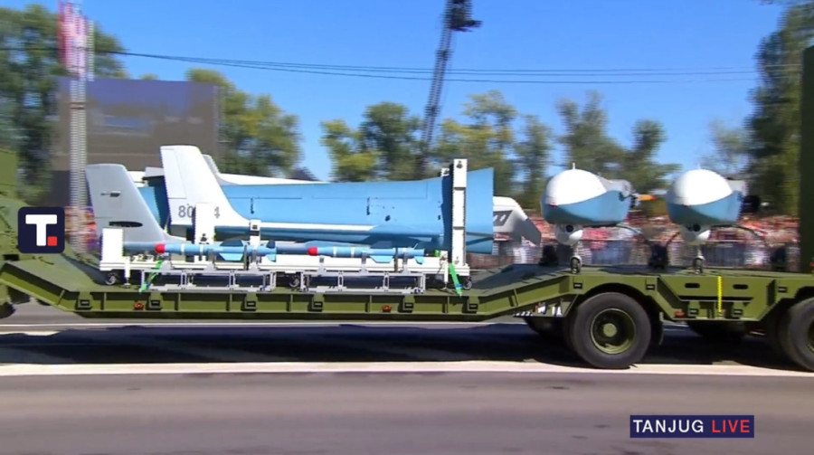 Spektakularna vojna sila u Beogradu: Borbeni avioni za kraj moćne parade (FOTO/VIDEO)