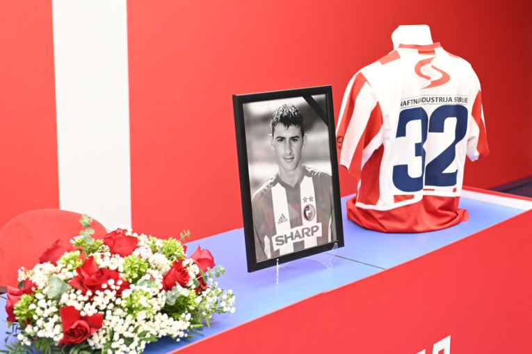 Šok u Superligi! Trener Radničkog 1923 preminuo na utakmici u Lučanima!