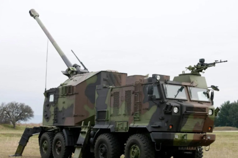 Na vojnoj paradi "Snaga jedinstva" prikazana sredstva iz proizvodnje i razvoja Jugoimport (FOTO)