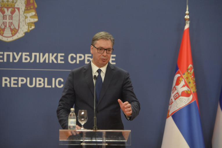 Princ Bahreina objavio video sa Vučićem na vojnoj paradi: Lider kojeg duboko poštujem i prijatelj kog istinski cenim! (VIDEO)