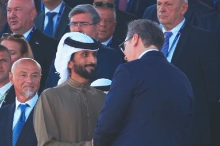 Princ Bahreina objavio video sa Vučićem na vojnoj paradi: Lider kojeg duboko poštujem i prijatelj kog istinski cenim! (VIDEO)