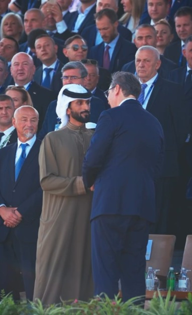 Princ Bahreina objavio video sa Vučićem na vojnoj paradi: Lider kojeg duboko poštujem i prijatelj kog istinski cenim! (VIDEO)