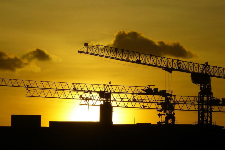 Užas na kućnom pragu: Žena osumnjičena da je nožem usmrtila muža u Gračanici