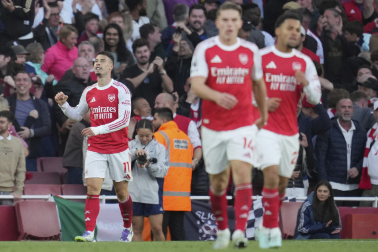 Martinelijev lob za radost u Londonu, kao da su pobedili: Pogledajte hajlajtse remija Arsenala i Sitija u FULL HD (VIDEO)