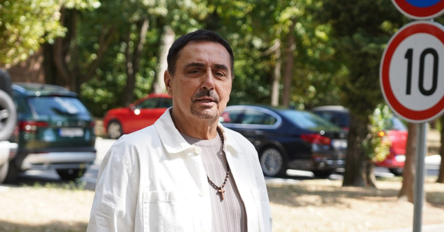 "On je pevač, ali nema školu" Bojana Lazić potkačila Milana Mitrovića: Možda on priželjkuje fotelju