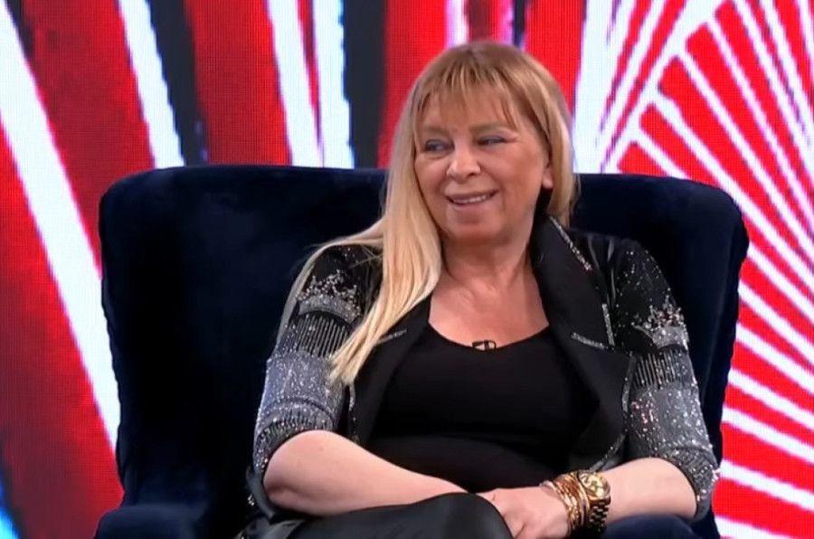 Naša pevačica završila u bolnici: Izgorela joj dva stana, a sada i pozlilo