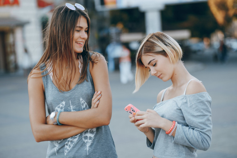 Ovih 11 fraza ljudi koriste kada vas ne vole, ali to ne žele da pokažu: Obratite pažnju na prikrivene uvrede