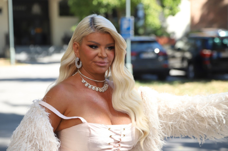 Zarada od 100.000 evra, a ona se premišlja zbog sina: Dara dobila šok ponudu od se*si šopa!