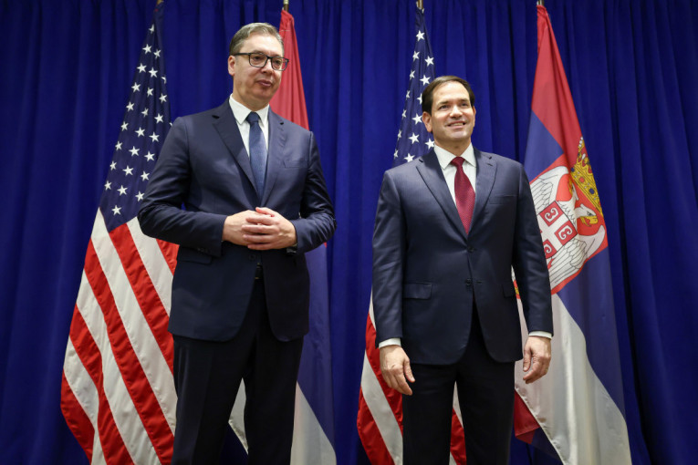 Grupa mladića na Paliluli pretukla i teško povredila tinejdžera