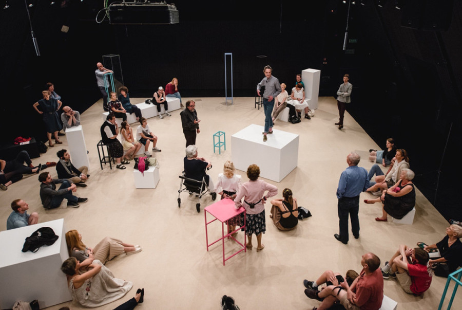 Povezivanje žena kroz performans i ples: Izložba "Kolektivna intimnost" u Muzeju savremene umetnosti (FOTO)