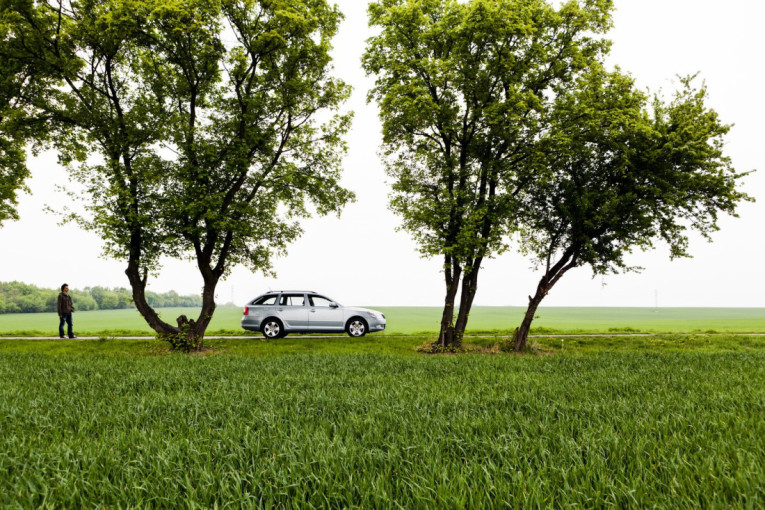 Šta piše na brojčaniku kad automobil pređe milion kilometara? To je upravo saznao jedan farmer sa Islanda (FOTO)