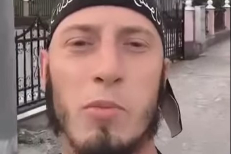 Sramotni incident u Bihaću: Vređao Srbe zbog pesme "Veseli se srpski rode"