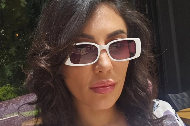 Gala rođendansko slavlje naše pevačice: Vila s bazenom i luks ketering!