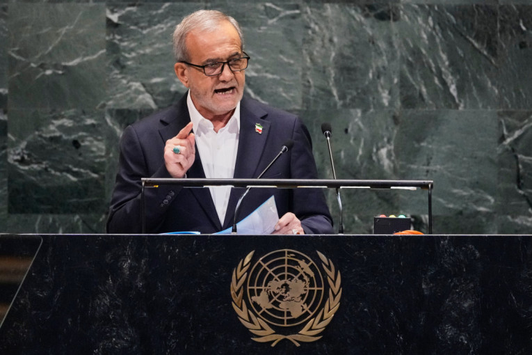 Pezeškijan: Iran nikada nije tražio i nikada neće tražiti da napravi nuklearnu bombu