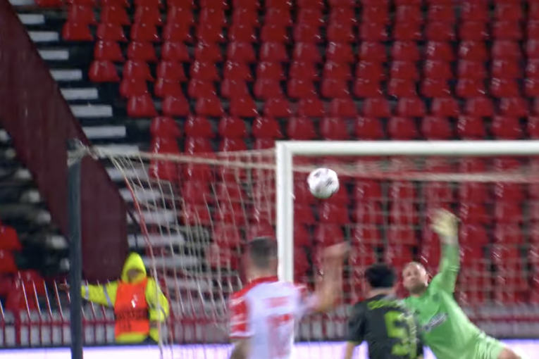 Seltik na Marakani sačuvala prečka! Pogledajte dve najbolje šanse Zvezde u prvom poluvremenu! (VIDEO)