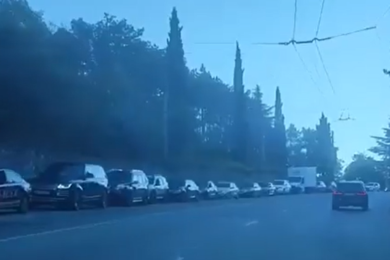 Rusija u problemu! Zbog ukrajinskih napada nema goriva na pola pumpi na Krimu, kolone kilometarske (VIDEO)
