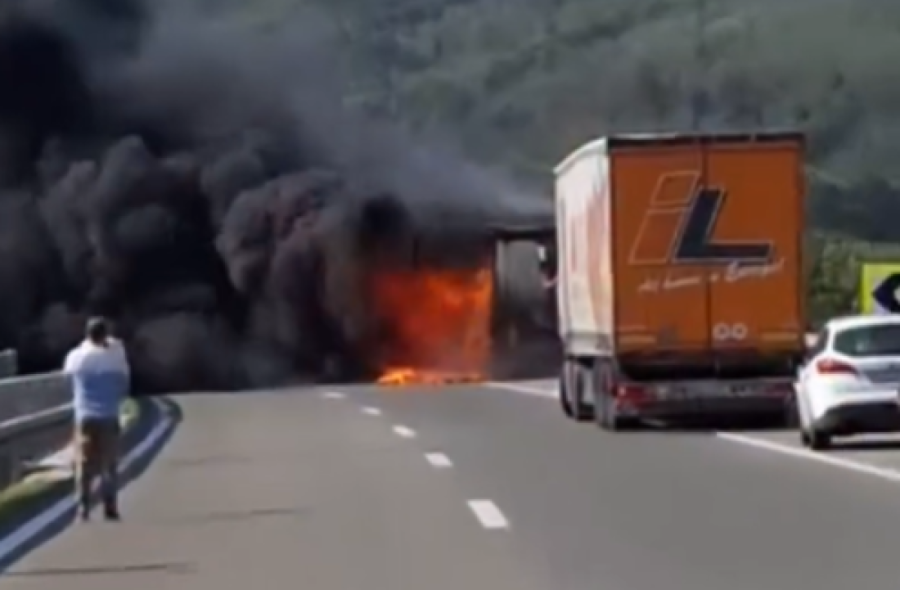 Drama u Novom Pazaru: Saobraćajka u centru, povređen motociklista