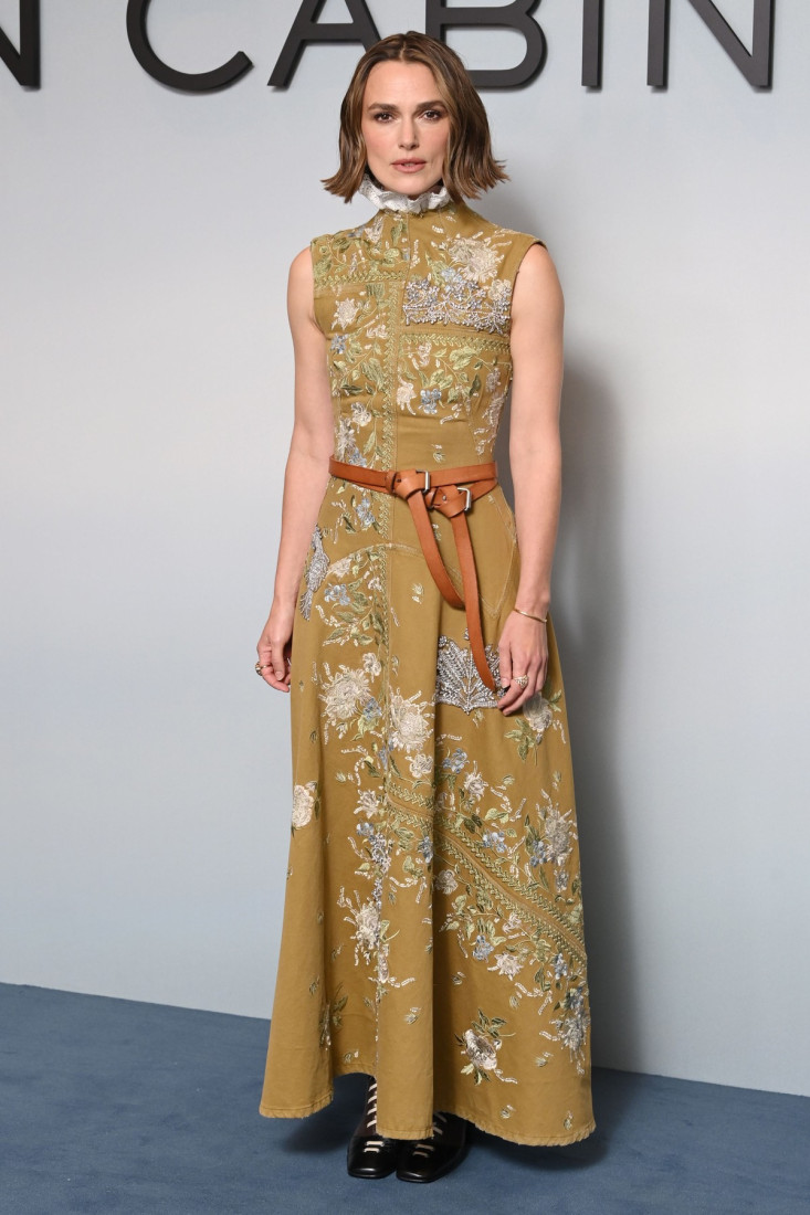 Upečatljiva vintidž haljina u centru pažnje: Kira Najtli pokazala kako se spaja nespojivo (FOTO)