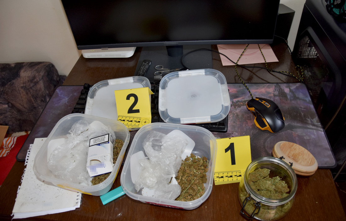 Akcija subotičke policije: Zaplenjena droga i keš, pohapšeni dileri (FOTO)