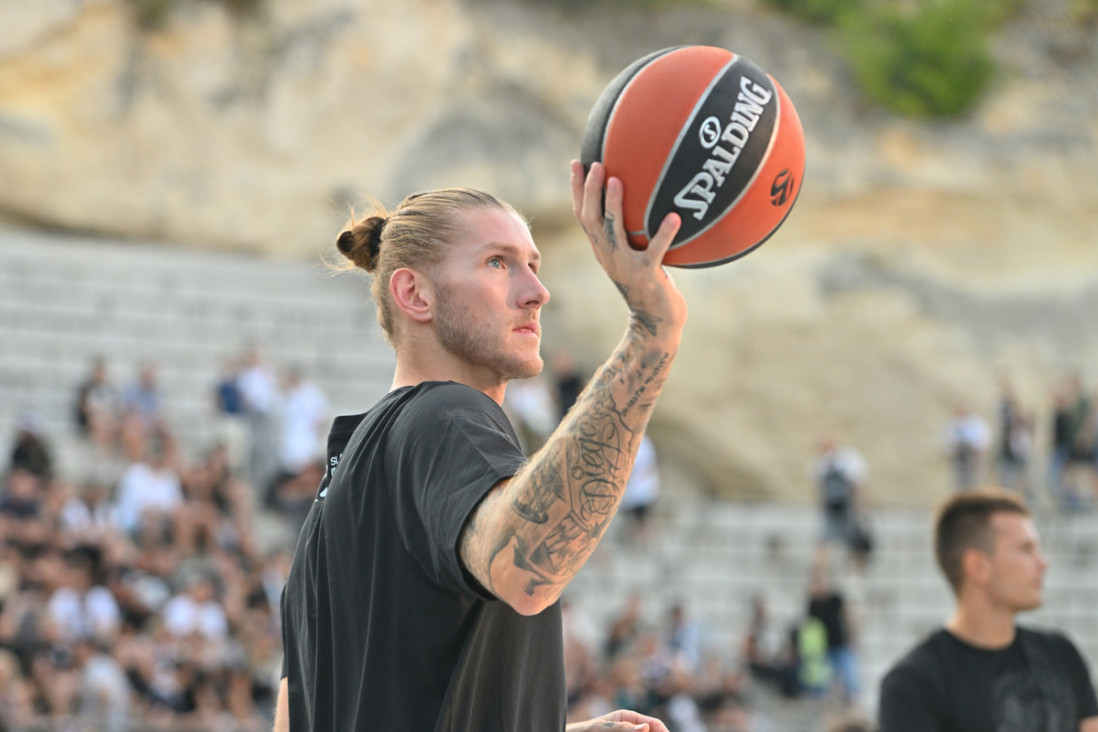 Osetkovski ubrzano uči grobarske pesme: Ovde sam da pobeđujem, tačka!