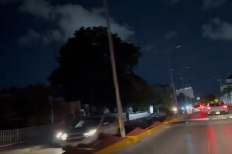Meksiko u potpunom mraku: Više od dva miliona ljudi ostalo bez struje! (VIDEO)